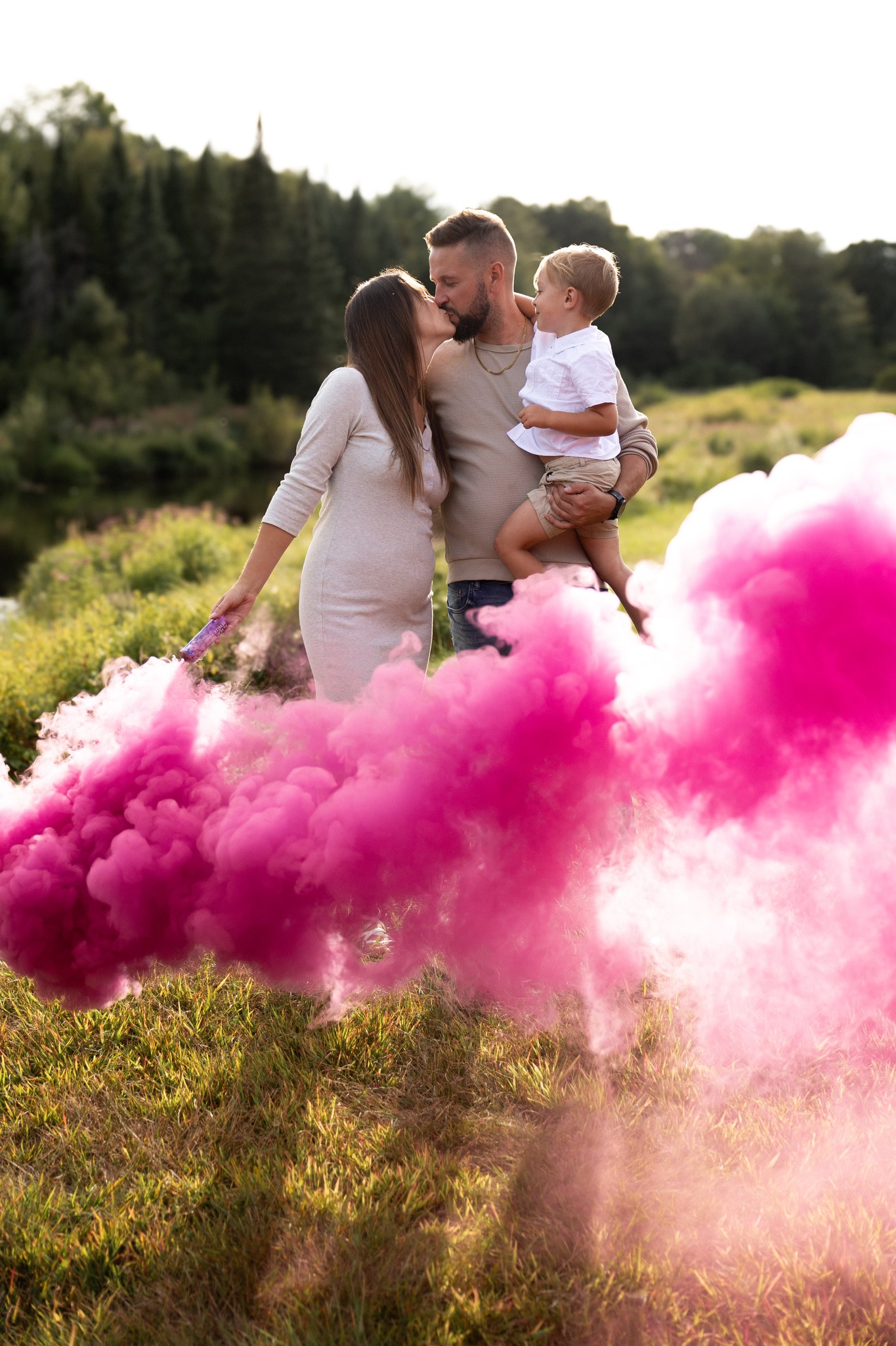 Photo produit d’un flacon cosmétique avec arrière-plan texturé scintillant – studio à Saint-Jérôme